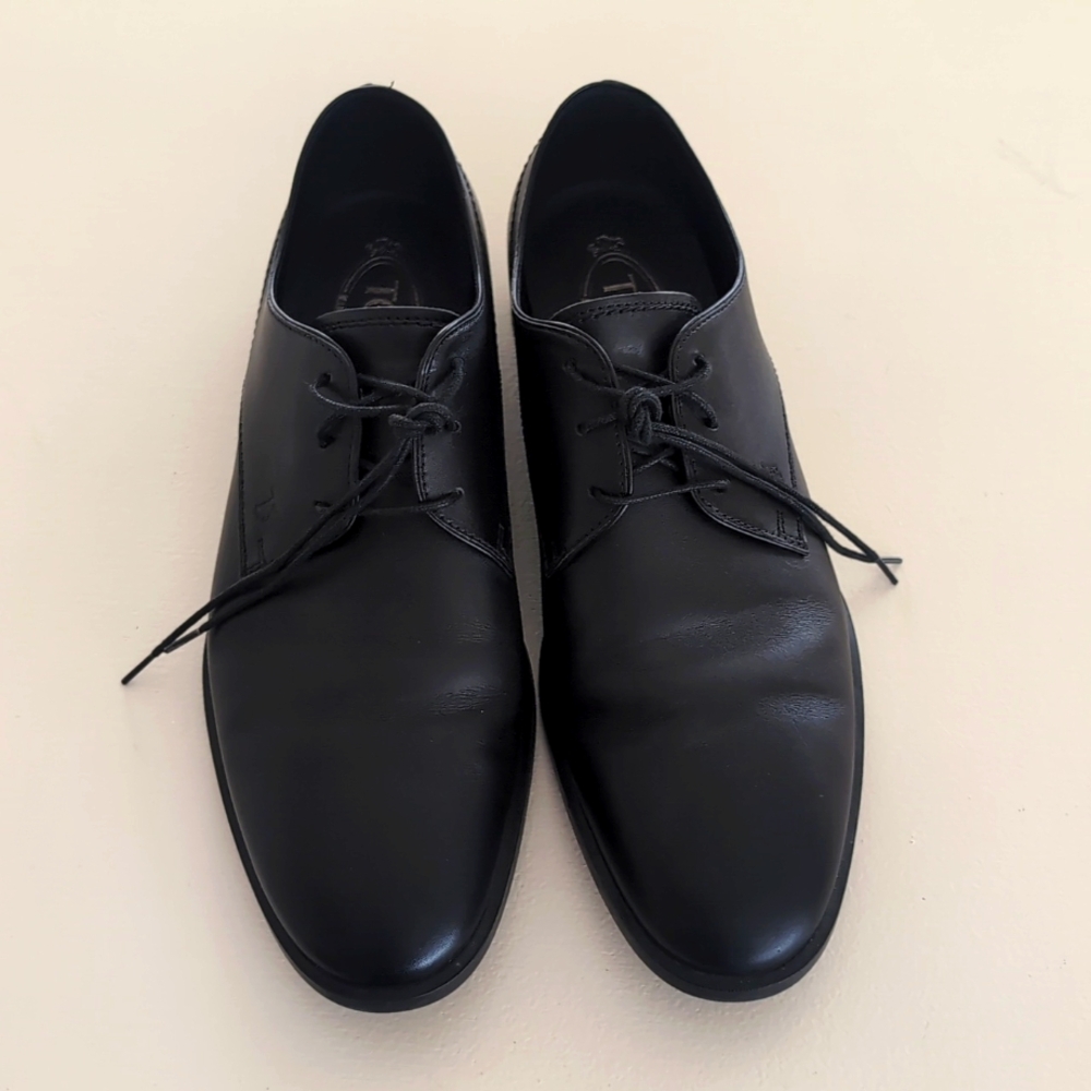 Tod's Lace Up Leather Shoes